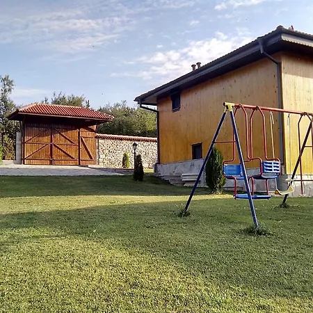 Sinabovite Houses *